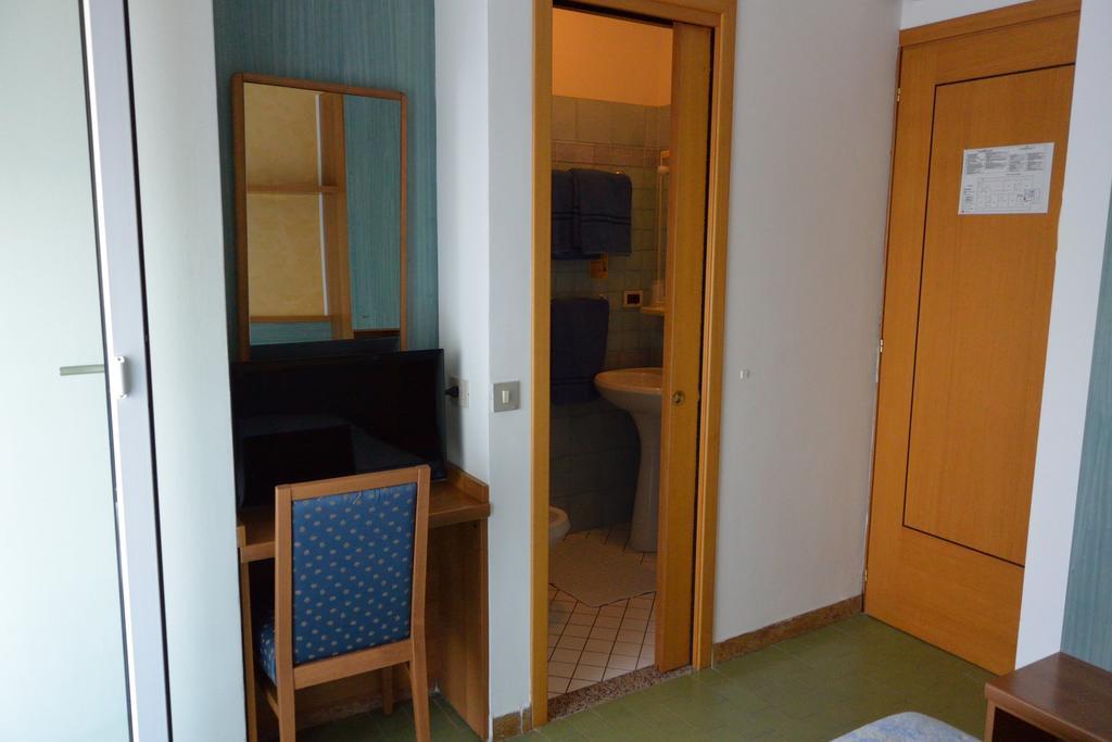 Hotel Paris Lignano Sabbiadoro Extérieur photo