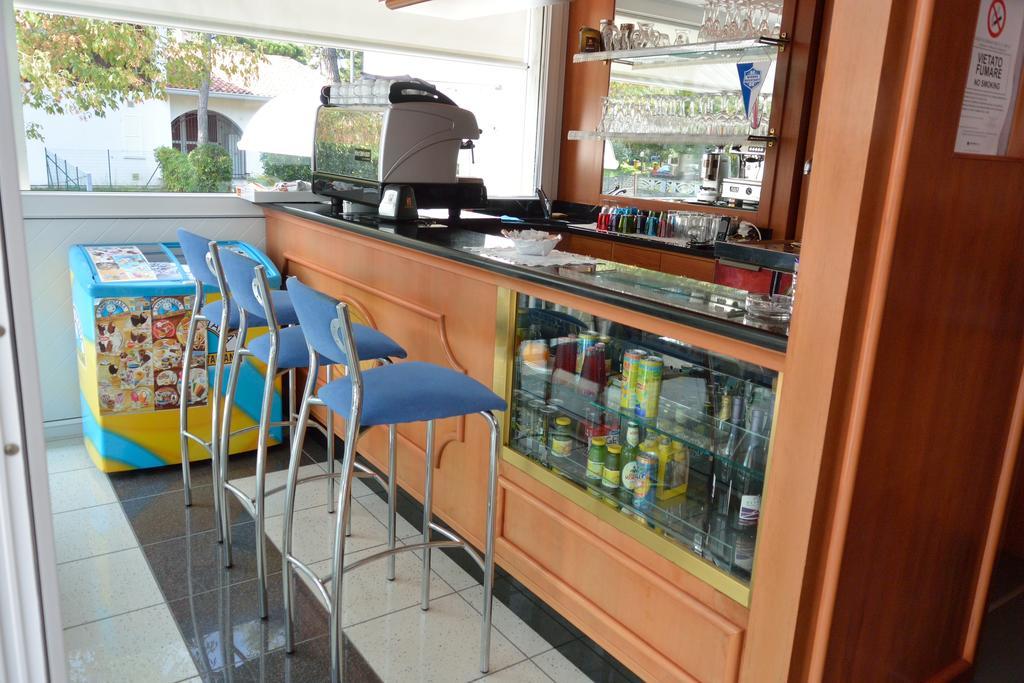 Hotel Paris Lignano Sabbiadoro Extérieur photo