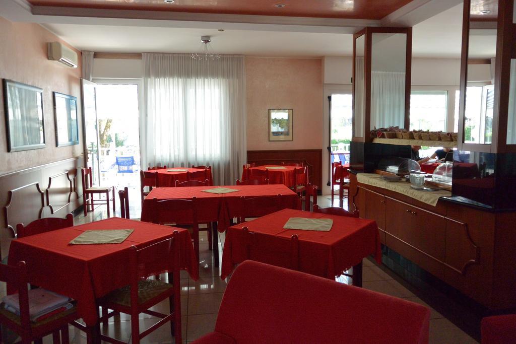 Hotel Paris Lignano Sabbiadoro Extérieur photo