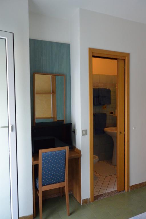 Hotel Paris Lignano Sabbiadoro Chambre photo