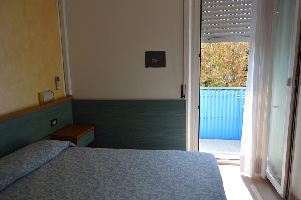 Hotel Paris Lignano Sabbiadoro Extérieur photo