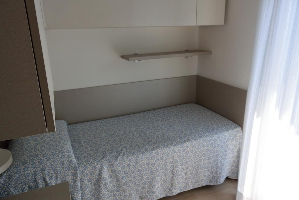 Hotel Paris Lignano Sabbiadoro Chambre photo